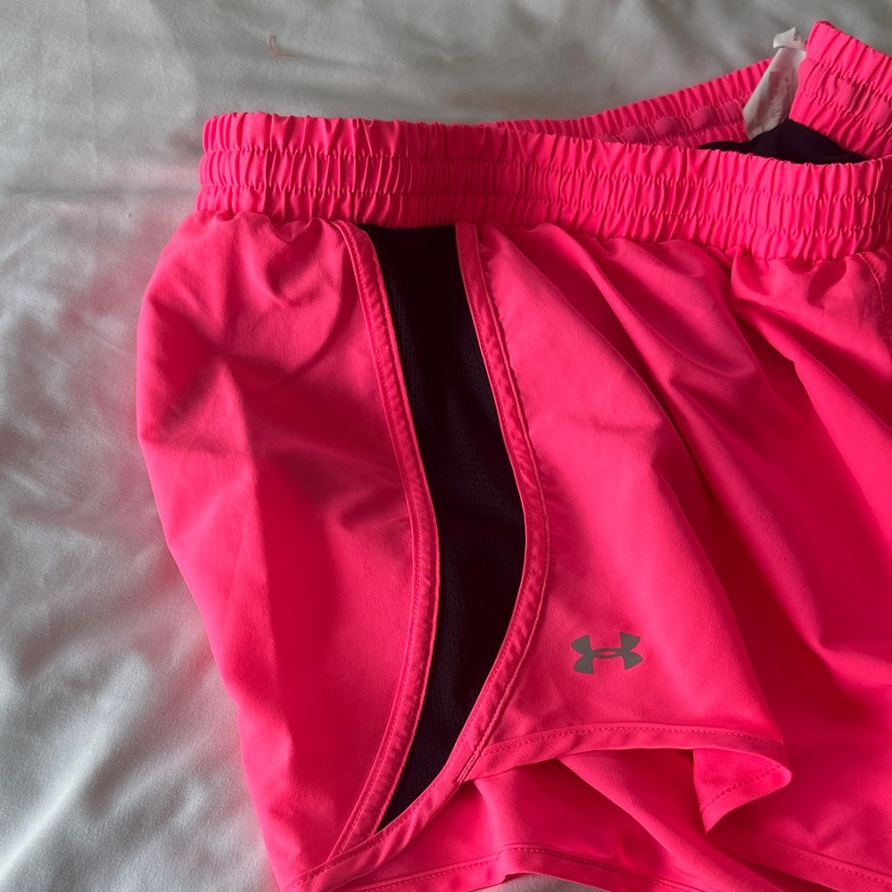 Under Armour Women’s Neon Pink Athletic Shorts with Black Panels - Picture 4 of 5